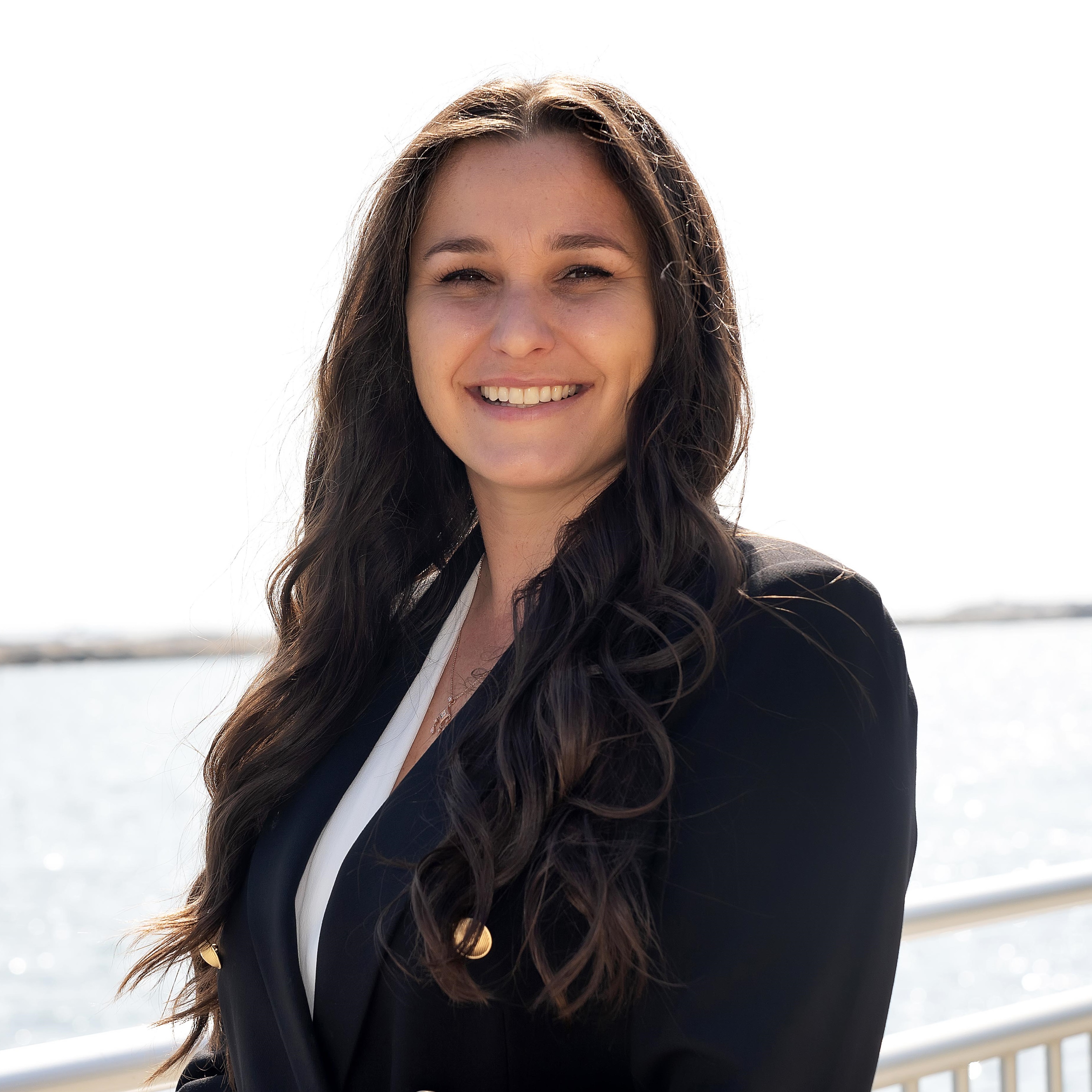 Lauren Morelli headshot